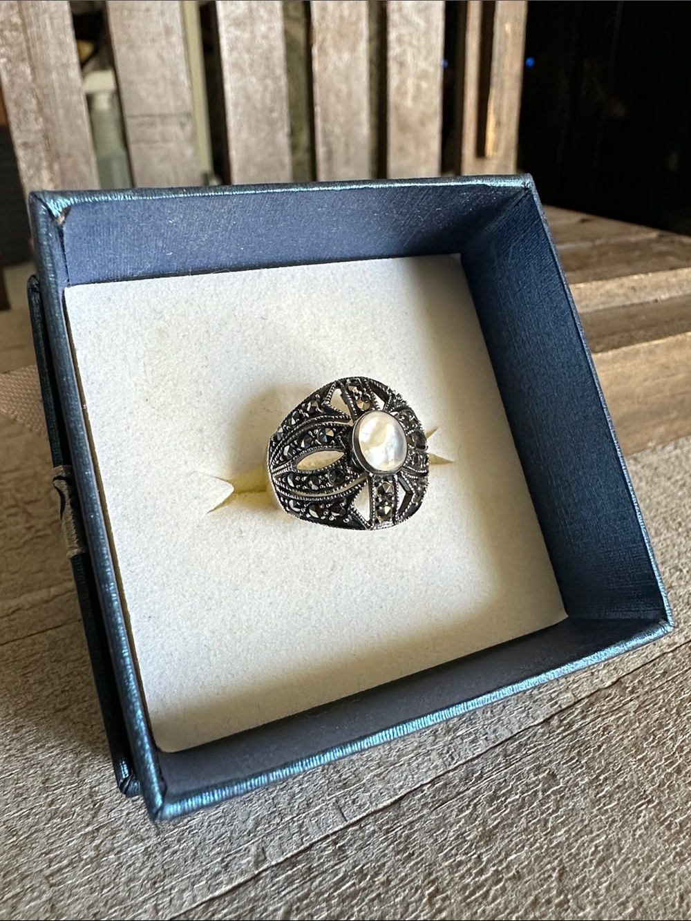 Sterling silver 925 great shape art deco marcasite pave pearl dome stamped ring